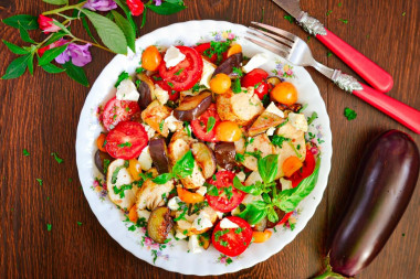 Warm salad with chicken eggplant and tomatoes