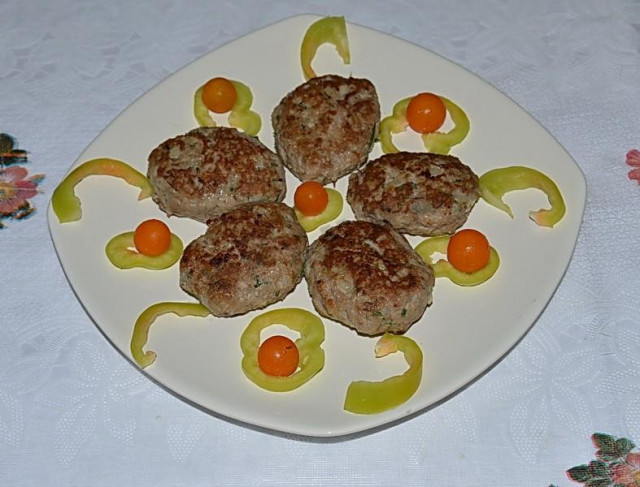 Chicken cutlets with flakes