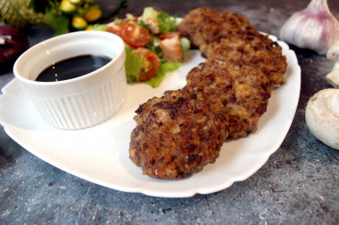 Juicy minced meat patties