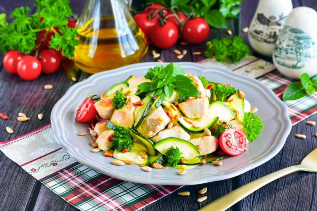 Chicken pan with zucchini