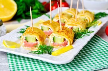 Pancake rolls with filling