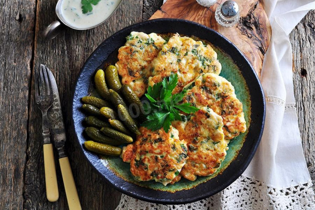 Chicken fritters with mayonnaise