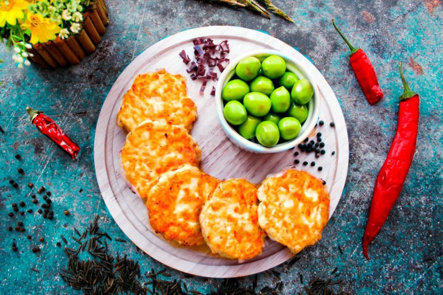 Chicken cutlets with mayonnaise and flour, chopped