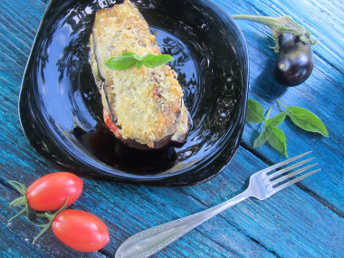 Eggplant with vegetables baked in the oven