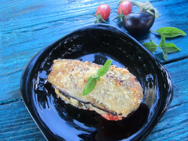 Eggplant with vegetables baked in the oven