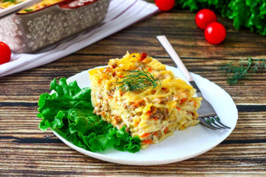 Vermicelli casserole with minced meat in the oven