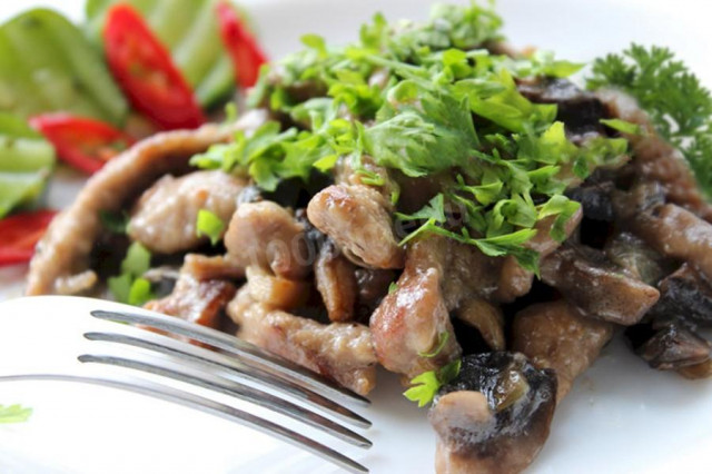 Beef stroganoff with mushrooms