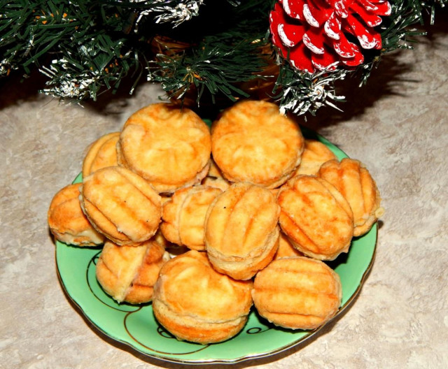 Cookies in the form on the stove