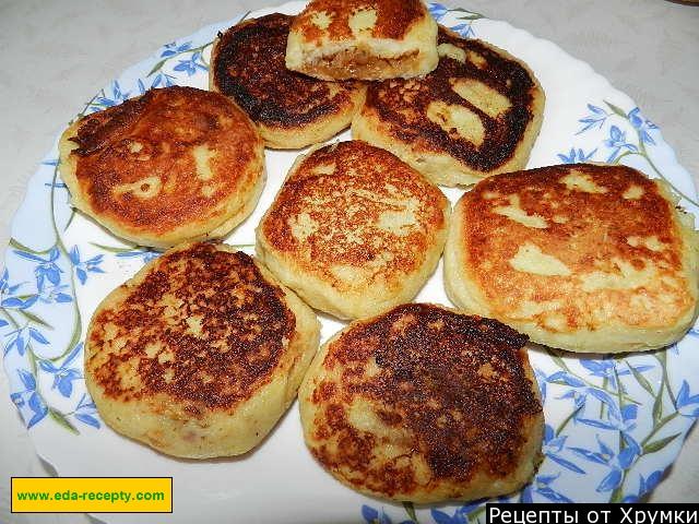 Potato pies with cabbage on water