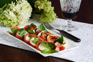 Classic Caprese salad with mozzarella