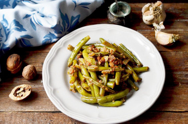 Lobio of green bean pods in Georgian