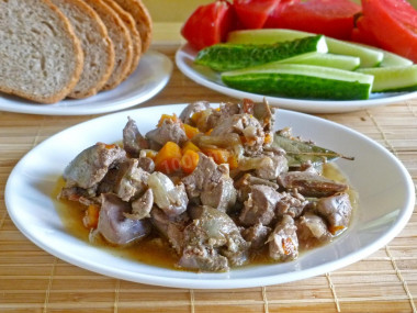 Chicken liver goulash