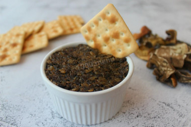 Mushroom caviar from dried mushrooms