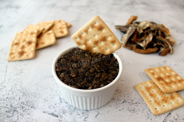 Mushroom caviar from dried mushrooms