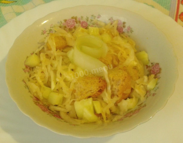 Sauerkraut and crackers salad