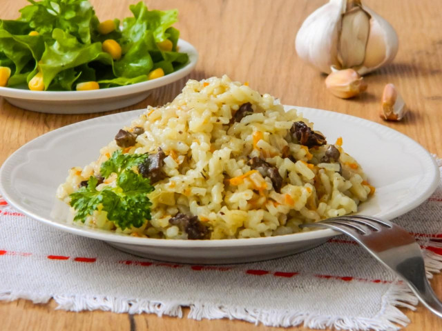 Chicken hearts with rice