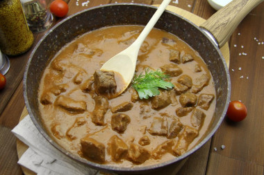 Veal goulash with gravy