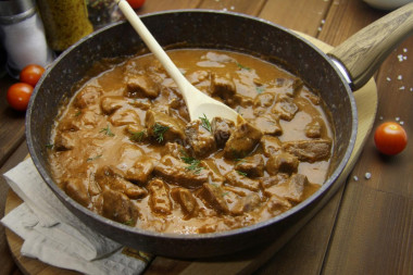 Veal goulash with gravy