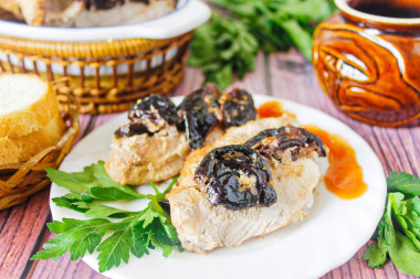 Pork meat with prunes in the oven