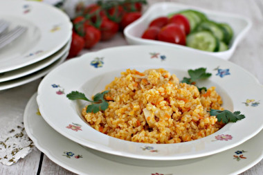 Bulgur with chicken in a slow cooker