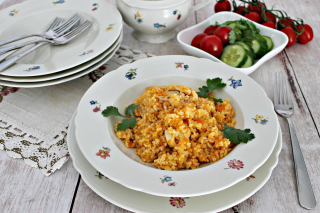 Bulgur with chicken in a slow cooker