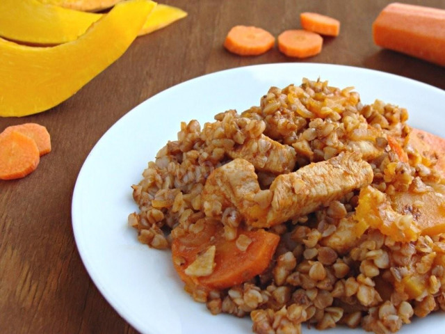 Buckwheat with chicken and vegetables