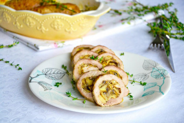 Pork rolls with mushrooms