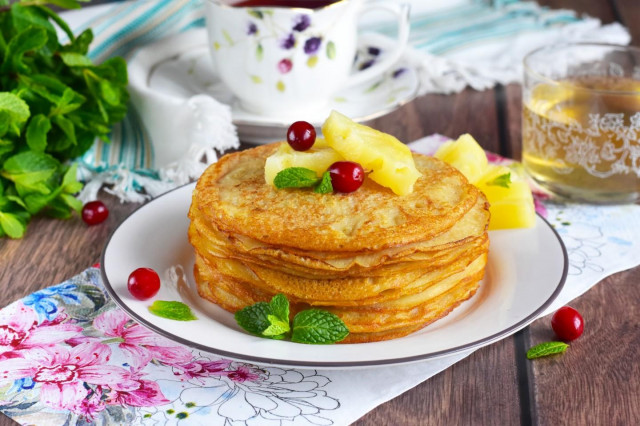 Pancakes in boiling water without milk