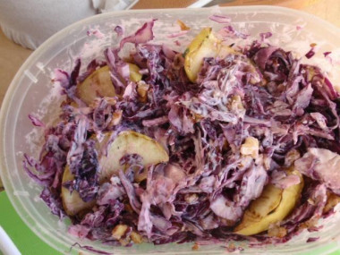 Salad with cabbage and walnuts nuts