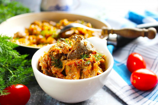 Chicken liver with cabbage