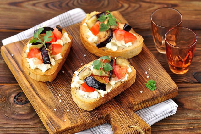 Eggplant and tomato sandwiches