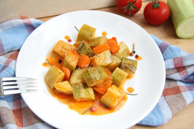 Stew of zucchini and carrots