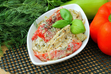 Stewed zucchini with bell pepper