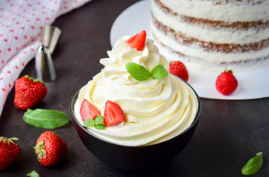 Curd cheese and cream cake cream