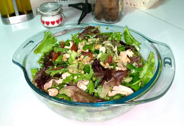 Favorite salad with chicken