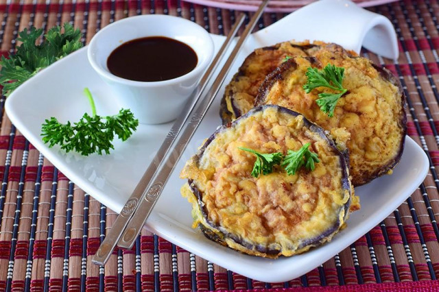 Meat with eggplant in Chinese