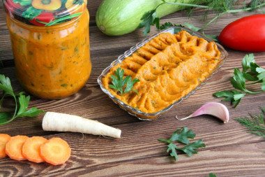 Squash caviar with carrots through a meat grinder