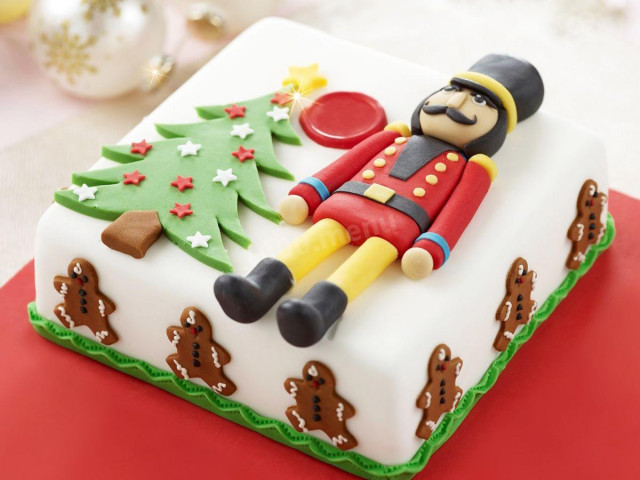 Nutcracker cake