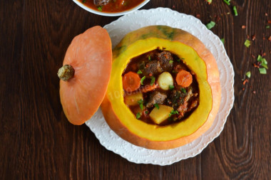 Roast in pumpkin in the oven with meat