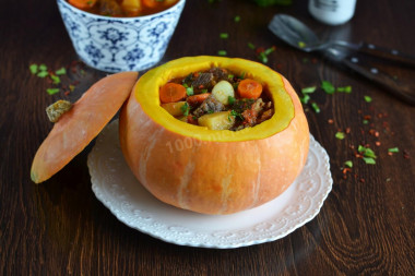 Roast in pumpkin in the oven with meat