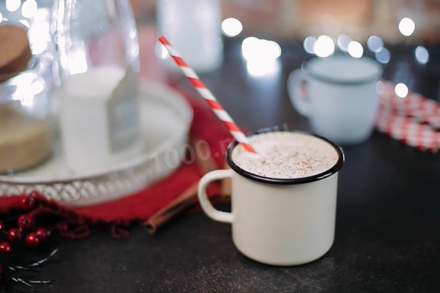 Eggnog cocktail