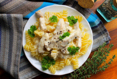 Pork beef stroganoff with cream