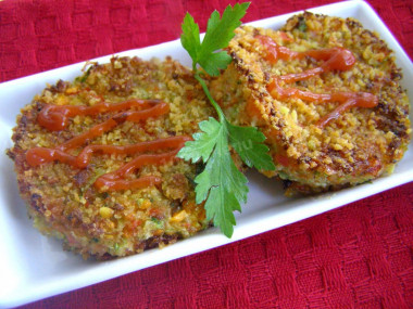 Broccoli biscuits, bell peppers and carrots with zucchini