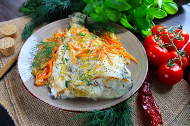 Dorada with vegetables in sour cream