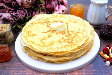 Pancakes on whipped whites with soda and vinegar