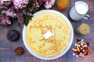 Pancakes on whipped whites with soda and vinegar