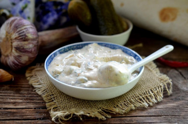 Garlic sauce for shawarma at home