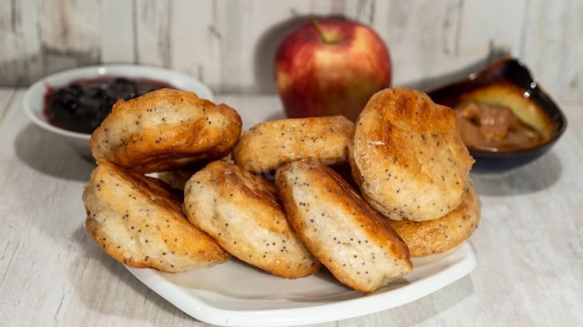 Lean pancakes with poppy seeds from yeast dough