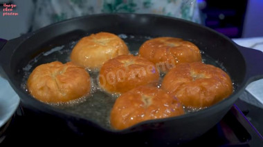 Classic belyashi with juicy meat filling