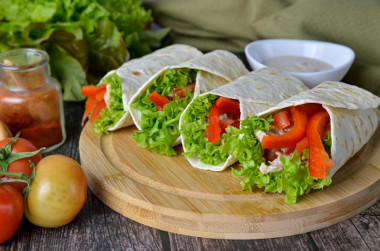 Tortilla with chicken and vegetables at home